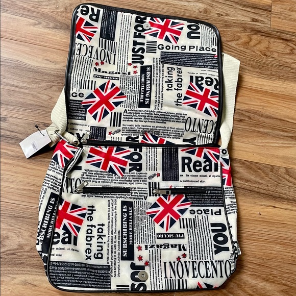 GIFTED TO A FRIEND! British Souvenir Travel Bag! - Picture 3 of 7